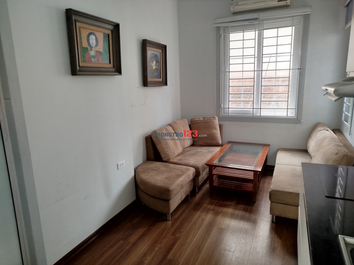 Cho thuê nhà 3 tầng, 25m2, ngõ 1B Hai Bà Trưng, Hà Nội