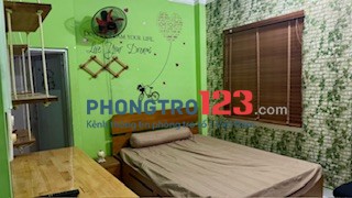 Cho thuê Phòng trọ Quận 1 :DT 20m2 (3m*6m), Toilet riêng. Phòng thoáng mát yên tỉnh. Nội thất đầy đủ