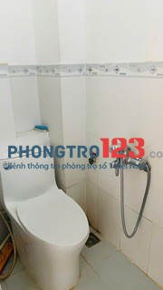 Cho thuê Phòng trọ Quận 1 :DT 20m2 (3m*6m), Toilet riêng. Phòng thoáng mát yên tỉnh. Nội thất đầy đủ