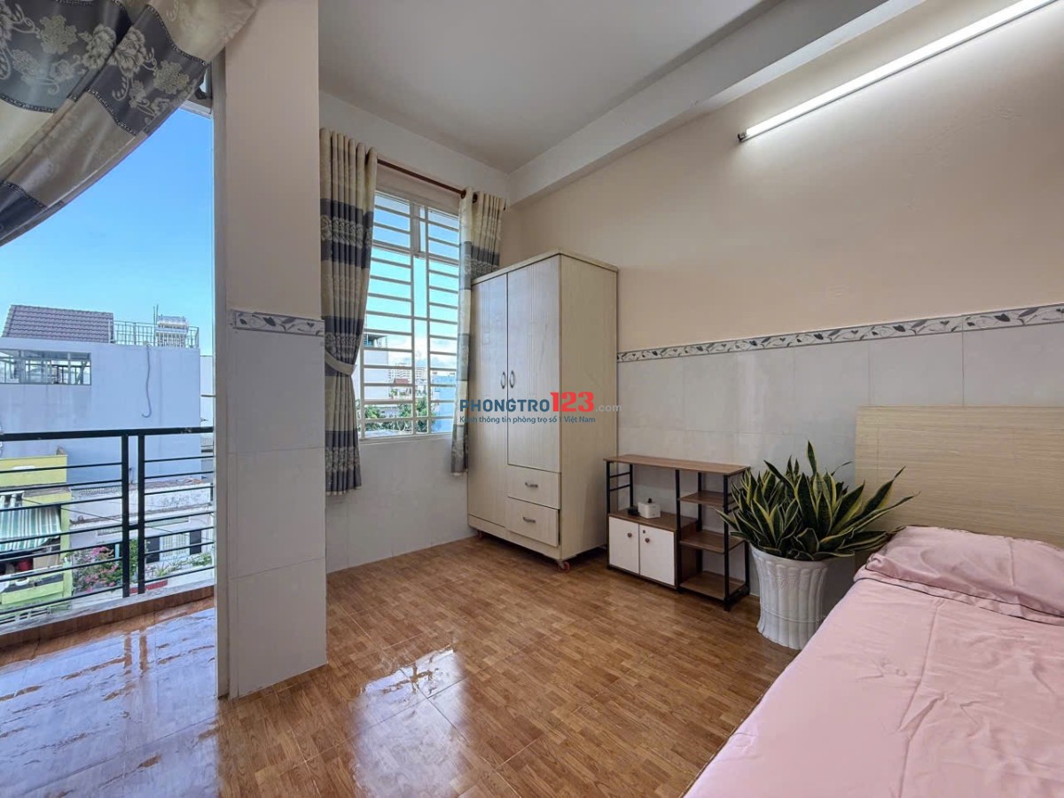 CHO THUÊ PHÒNG TRỌ 35M2 FULL NỘI THẤT BAN CÔNG GẦN CHỢ BÀ CHIỂU, VẠN KIẾP, ĐẠI HỌC VĂN LANG,GTVT,UEF