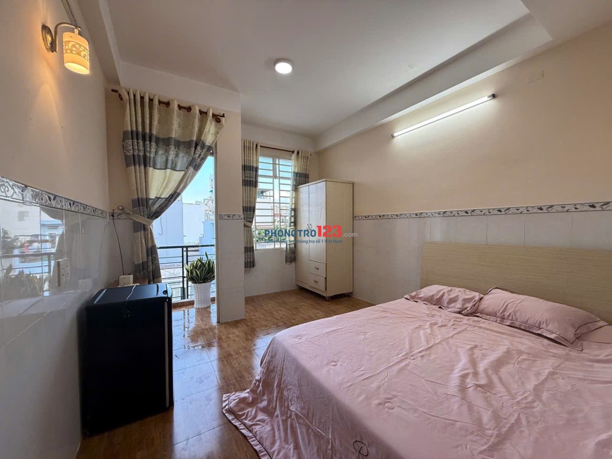 CHO THUÊ PHÒNG TRỌ 35M2 FULL NỘI THẤT BAN CÔNG GẦN CHỢ BÀ CHIỂU, VẠN KIẾP, ĐẠI HỌC VĂN LANG,GTVT,UEF