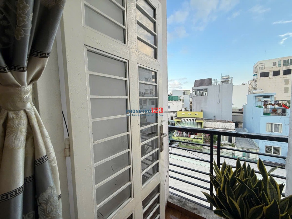 CHO THUÊ PHÒNG TRỌ 35M2 FULL NỘI THẤT BAN CÔNG GẦN CHỢ BÀ CHIỂU, VẠN KIẾP, ĐẠI HỌC VĂN LANG,GTVT,UEF