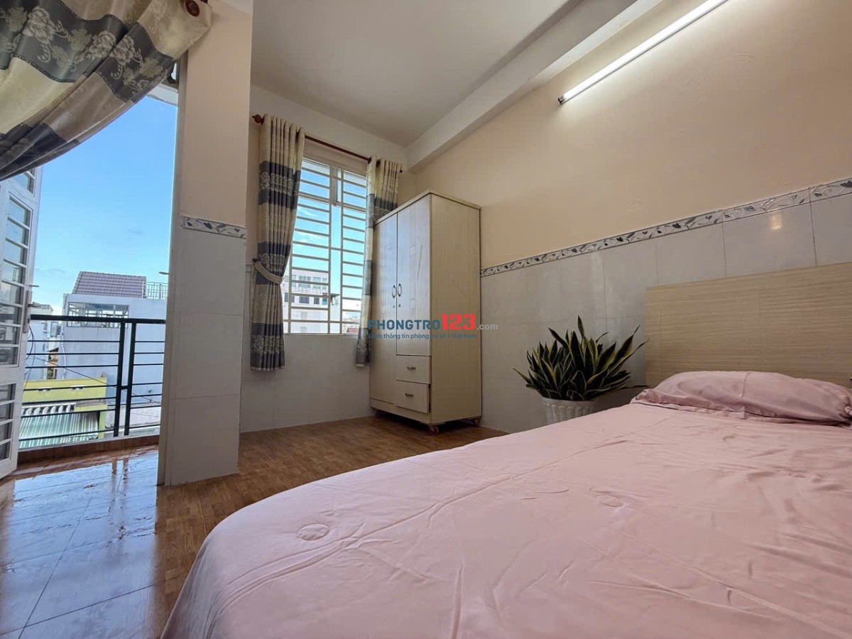 CHO THUÊ PHÒNG TRỌ 35M2 FULL NỘI THẤT BAN CÔNG GẦN CHỢ BÀ CHIỂU, VẠN KIẾP, ĐẠI HỌC VĂN LANG,GTVT,UEF