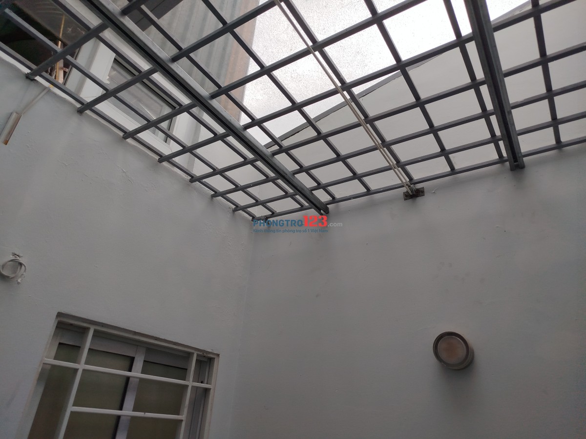 Cho thuê nhà 3 tầng, 25m2, ngõ 1B Hai Bà Trưng, Hà Nội