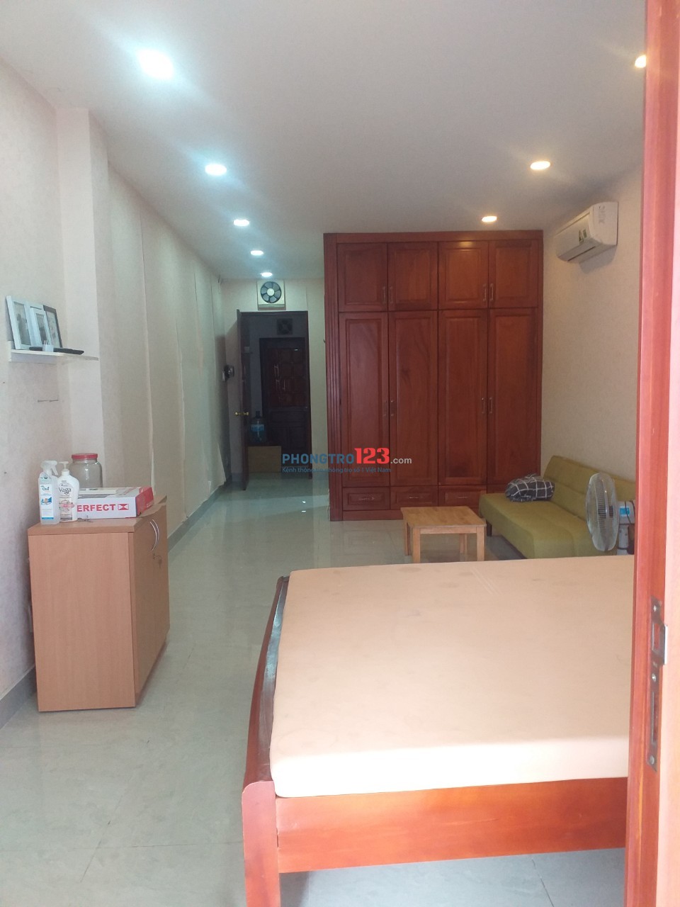 Chính chủ cho thuê phòng full nội thất, gần sân bay, có ban công, 30m2, giá 5tr