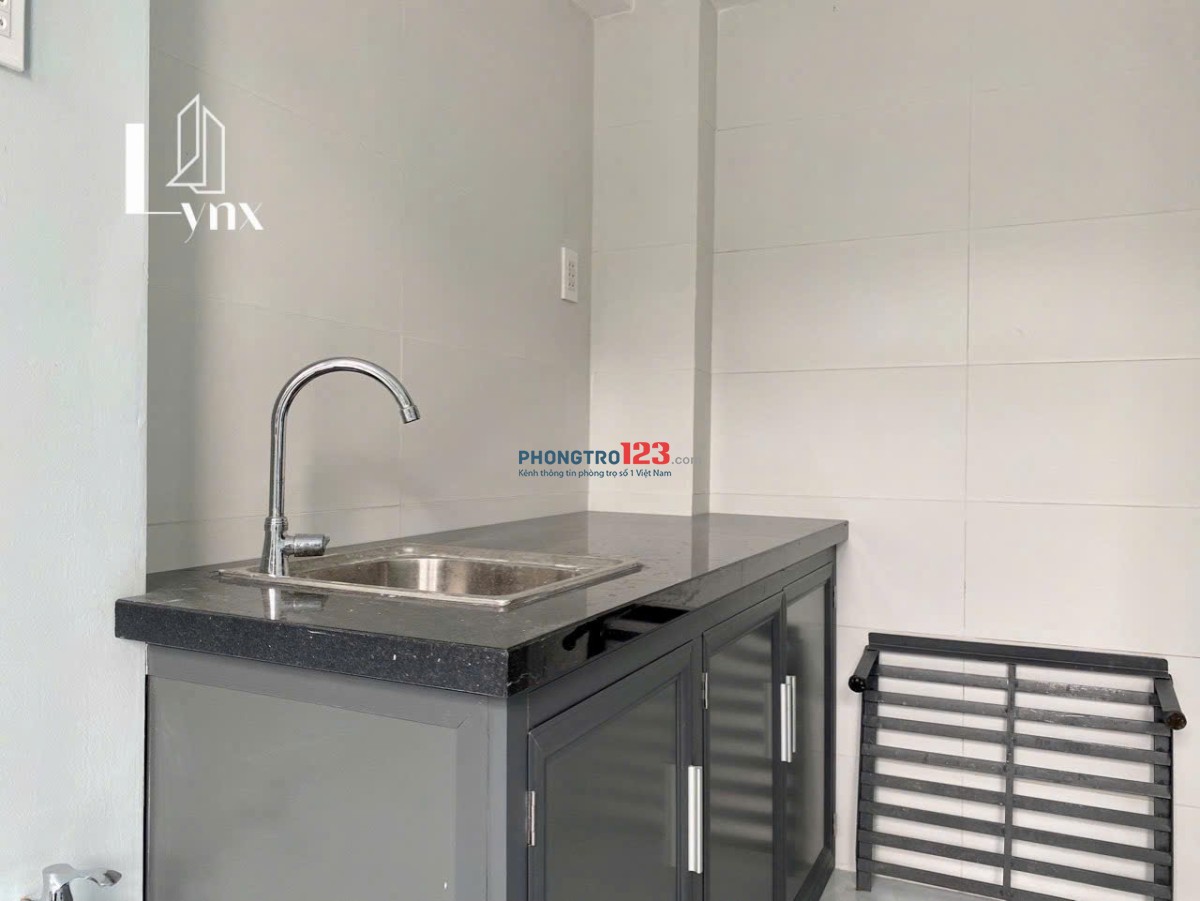 Phòng mới 100% có gác cao không đụng đầu, đủ nội thất trong phòng, cửa sổ thoáng giá 4trxxx