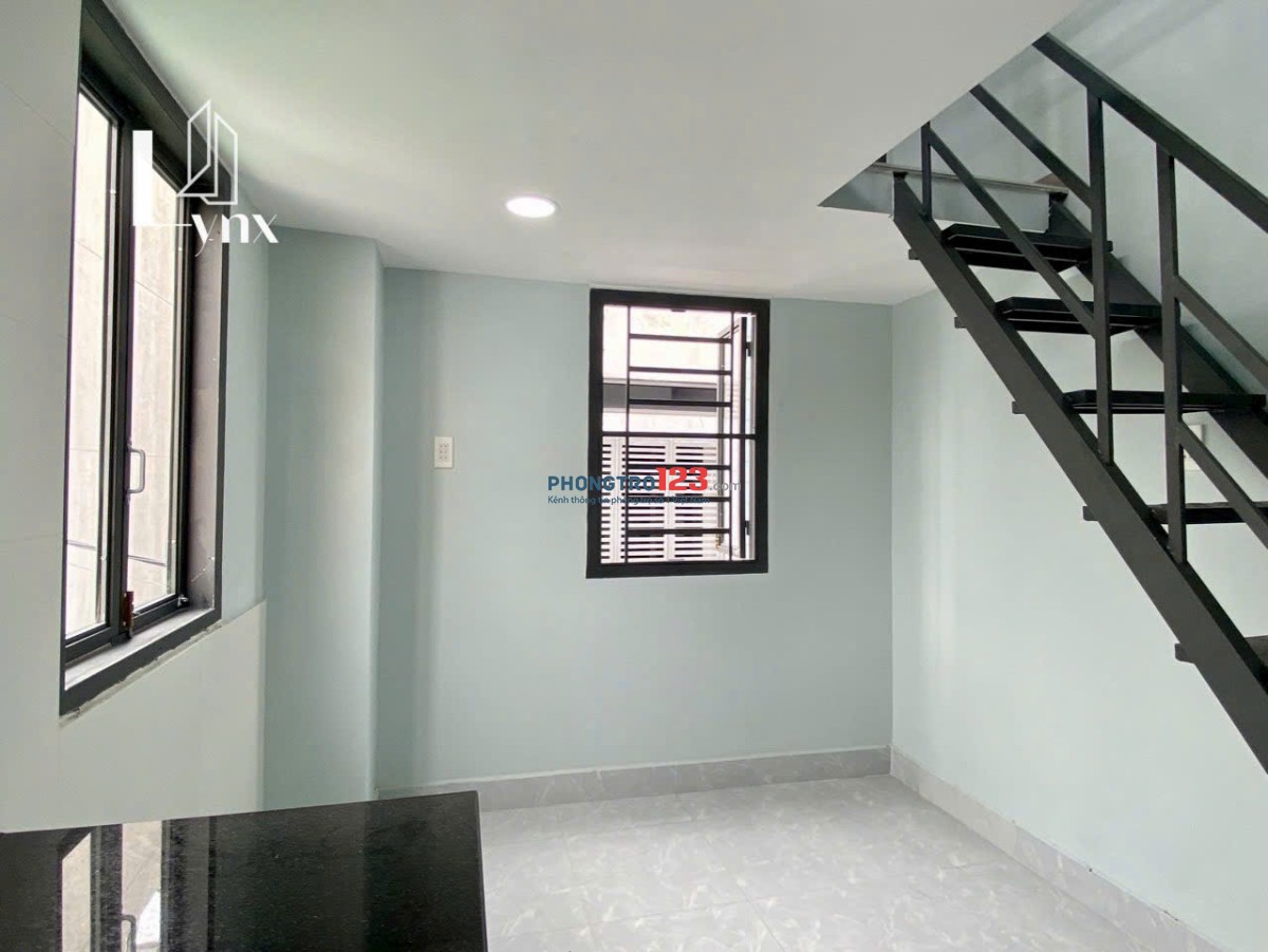 Phòng mới 100% có gác cao không đụng đầu, đủ nội thất trong phòng, cửa sổ thoáng giá 4trxxx