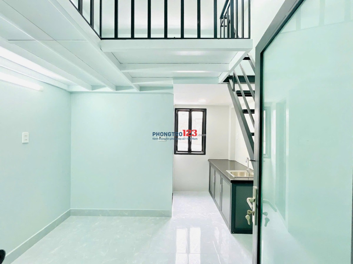 Phòng mới 100% có gác cao không đụng đầu, đủ nội thất trong phòng, cửa sổ thoáng giá 4trxxx