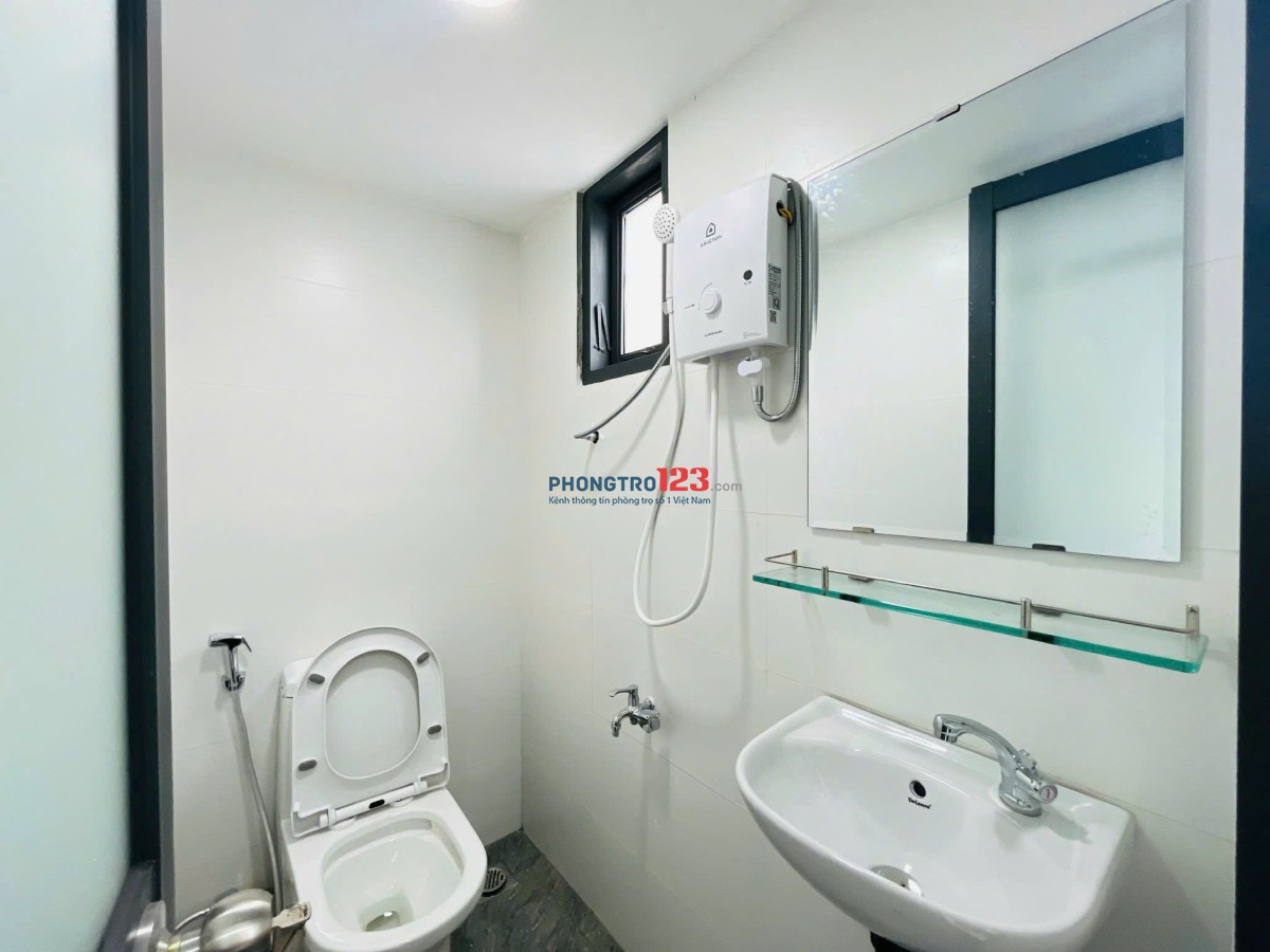 Phòng mới 100% có gác cao không đụng đầu, đủ nội thất trong phòng, cửa sổ thoáng giá 4trxxx