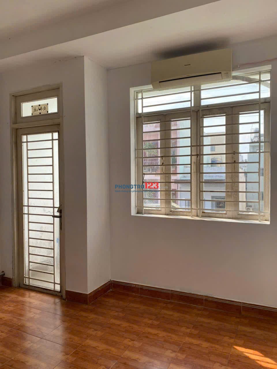 Chung cư 590 CMT8, P11, Quận3: 55m2, 1p ngủ, 6tr5/tháng, ban công