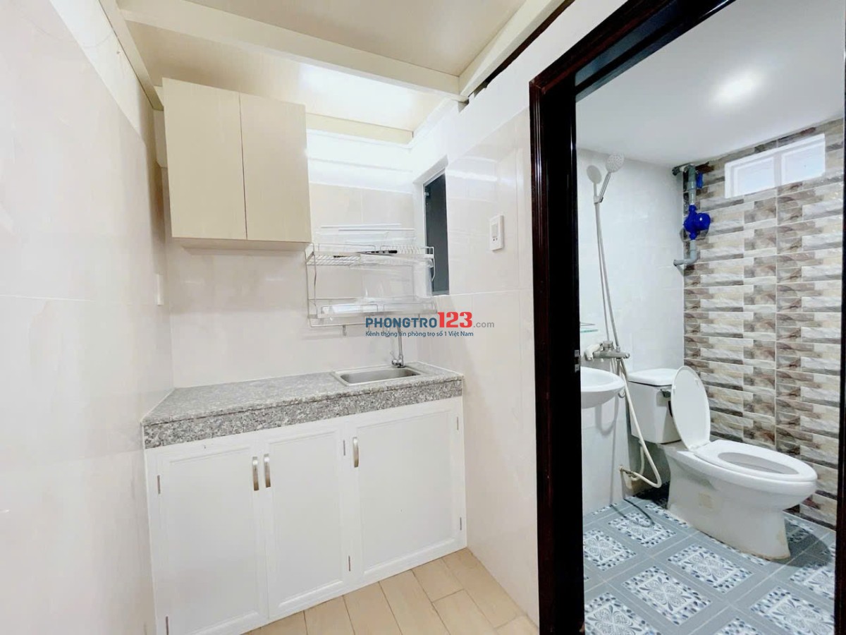 Duplex Cửa Sổ Full NT , Thang máy, có hầm để xe _ Hoàng Hoa Thám Gần Chợ Bà Chiểu