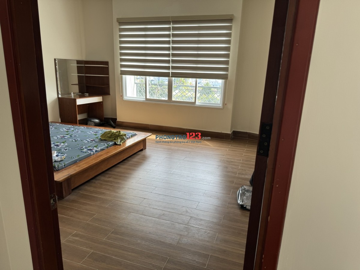 Cho thuê căn hộ 107 m2, chung cư B2 tại 590 Cách Mạng Tháng Tám, P11, quận 3