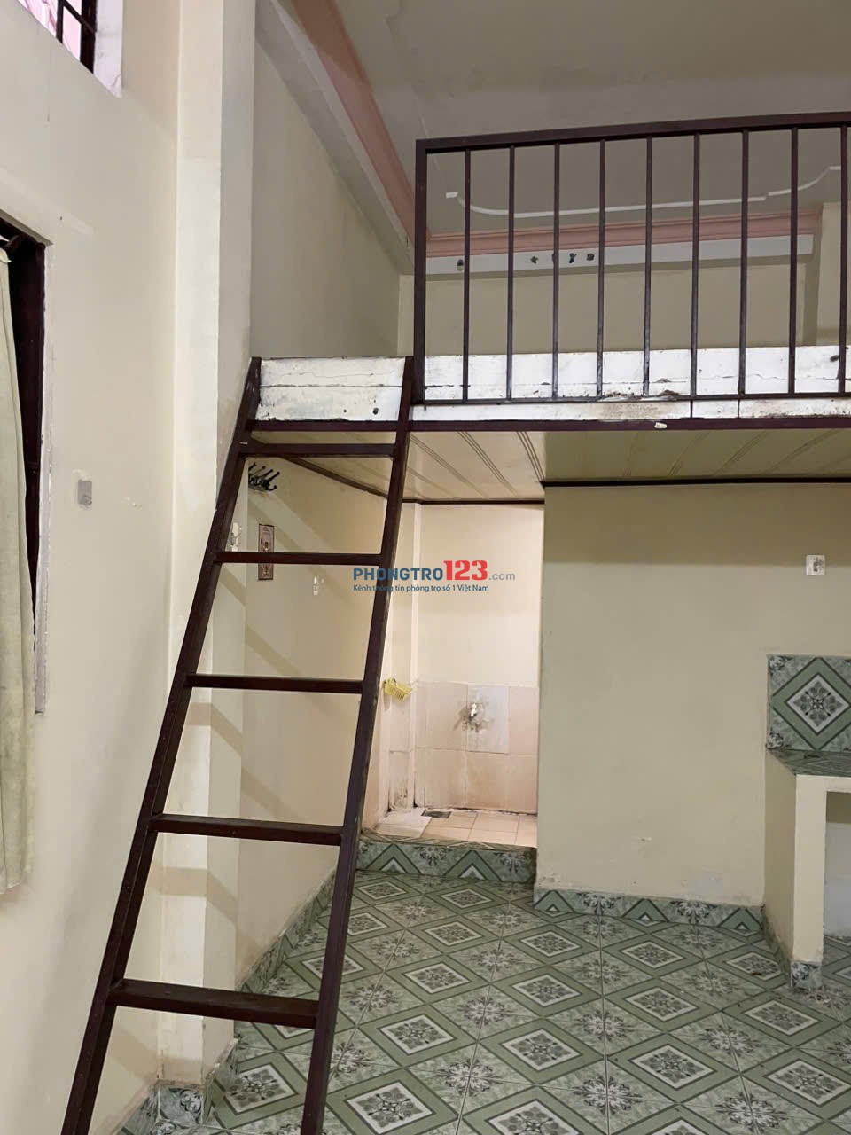 KHU HOÀNG HOA THÁM-CỘNG HÒA: Còn 1 phòng WC RIÊNG+GÁC ĐÚC+LỐI ĐI RIÊNG, Tự do. CHÍNH CHỦ CHO THUÊ !!