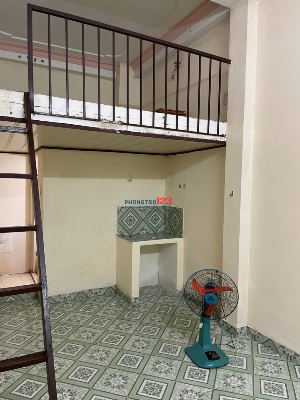 KHU HOÀNG HOA THÁM-CỘNG HÒA: Còn 1 phòng WC RIÊNG+GÁC ĐÚC+LỐI ĐI RIÊNG, Tự do. CHÍNH CHỦ CHO THUÊ !!