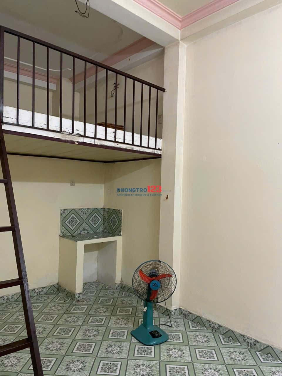 KHU HOÀNG HOA THÁM-CỘNG HÒA: Còn 1 phòng WC RIÊNG+GÁC ĐÚC+LỐI ĐI RIÊNG, Tự do. CHÍNH CHỦ CHO THUÊ !!