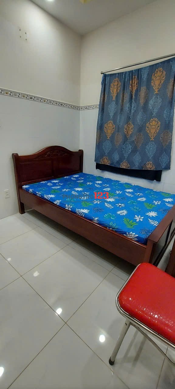 Cho thuê phòng trọ Đường Nguyễn Văn Quá có máy lạnh