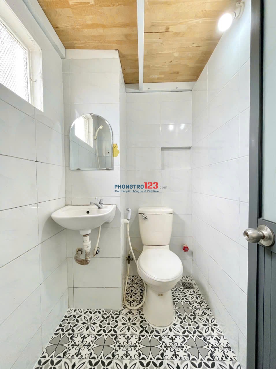 Phòng gác cửa sổ thoáng mát, thang máy, bảo vệ 24/24 Điện Biên Phủ gần Đại học UEF Bình Thạnh