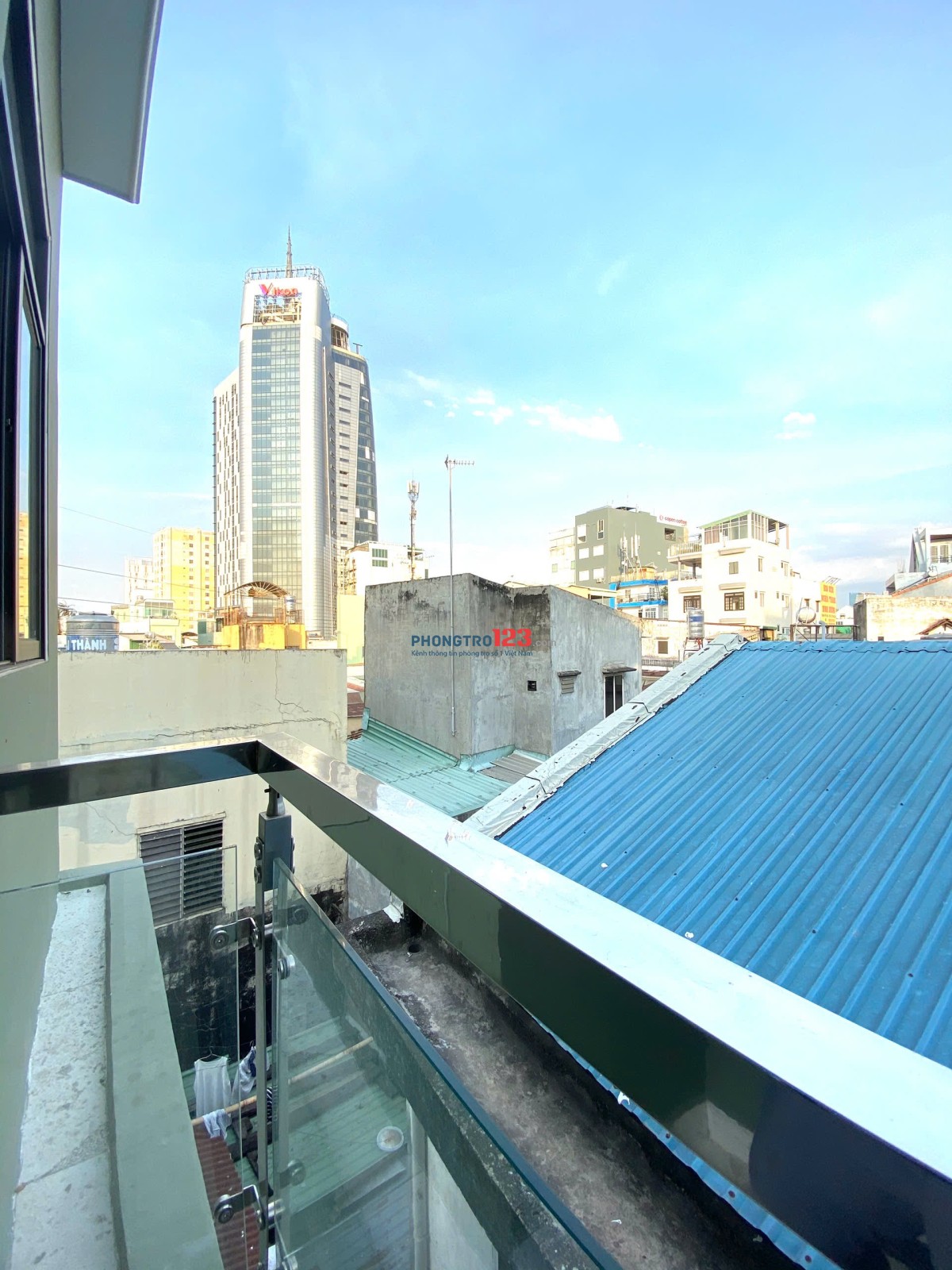 Phòng 35m2 ban công gần Ngã Tư Hàng Xanh, ĐH Hồng Bàng, Quận 1 ở Điện Biên Phủ Bình Thạnh