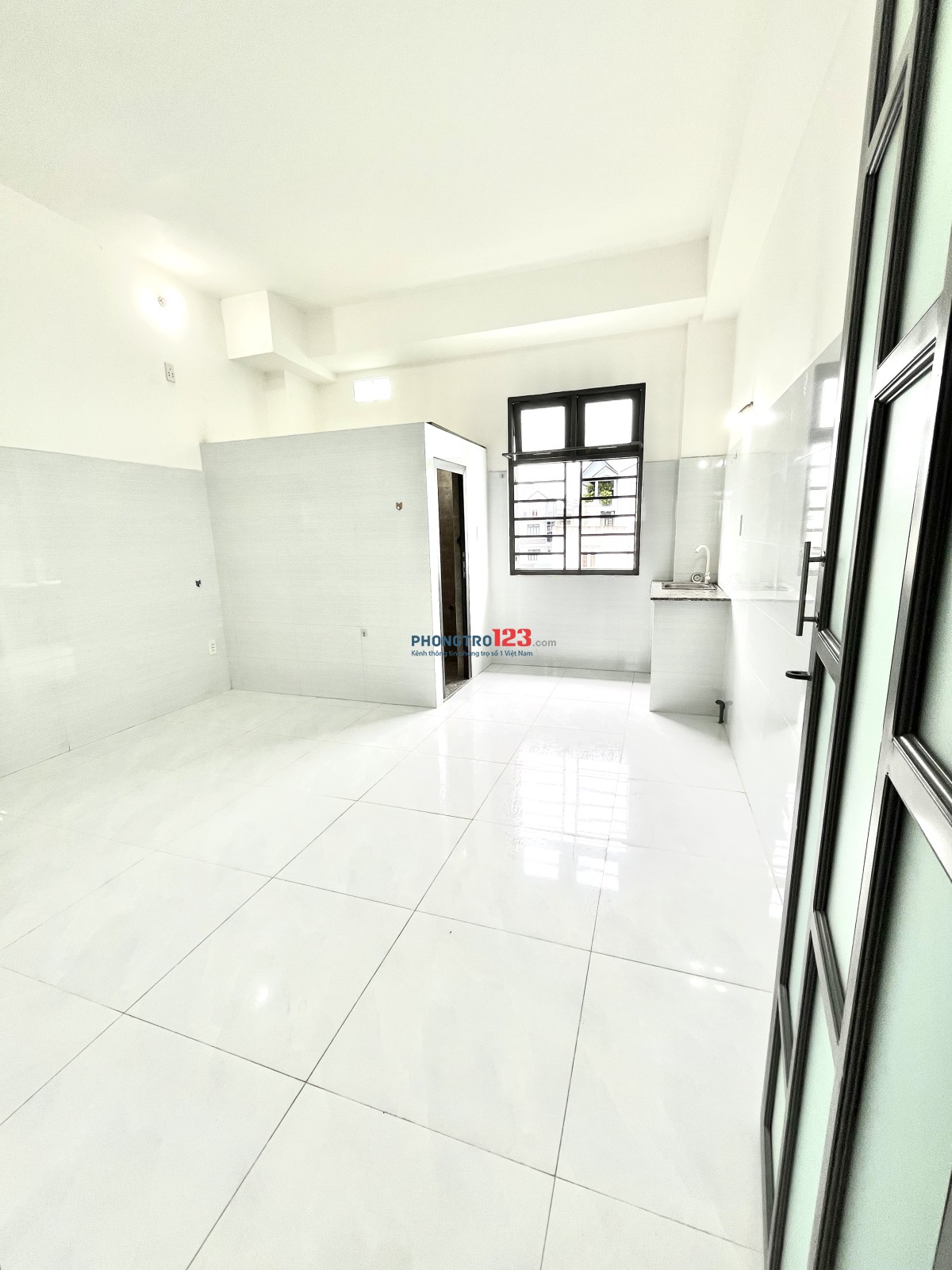 PHÒNG MỚI XÂY - TRUNG TÂM GÒ VẤPCỬA SỔ BAN CÔNG THOÁNG MÁT