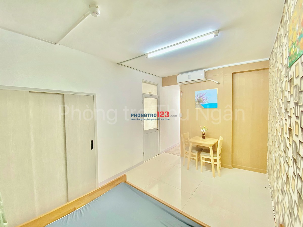 CHÍNH CHỦ TRỐNG PHÒNG TÁCH BẾP CÓ BAN CÔNG