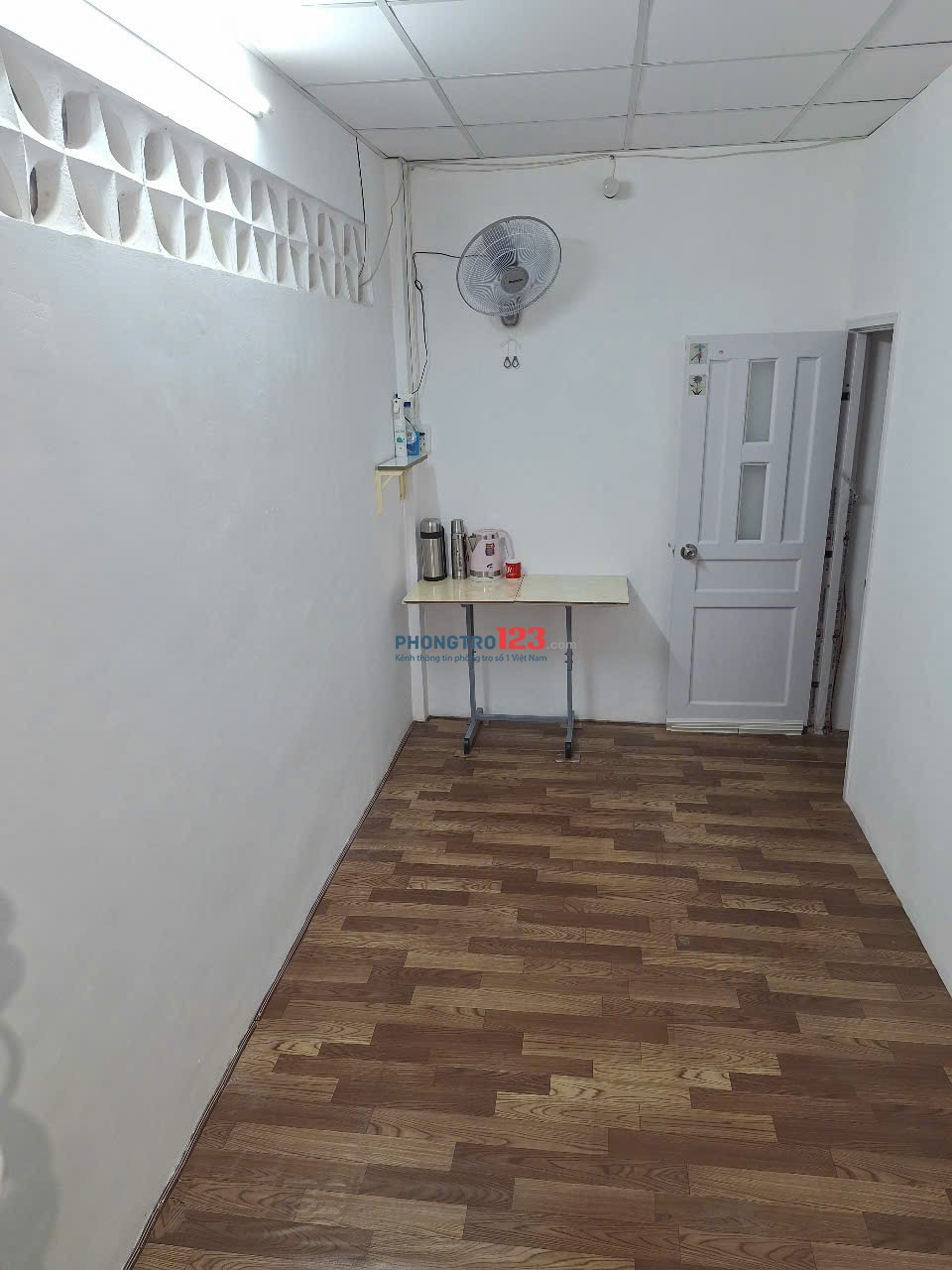 Phòng trọ sinh viên 2tr3, wc riêng, cửa sổ, ngay Hàng Xanh HCM