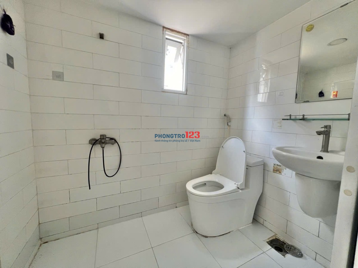 GẦN NGÃ TƯ HÀNG XANH, HUTECH, UEF, GTVT, TRỤC ĐƯỜNG D2, UNG VĂN KHIÊM, ĐIỆN BIÊN PHỦ