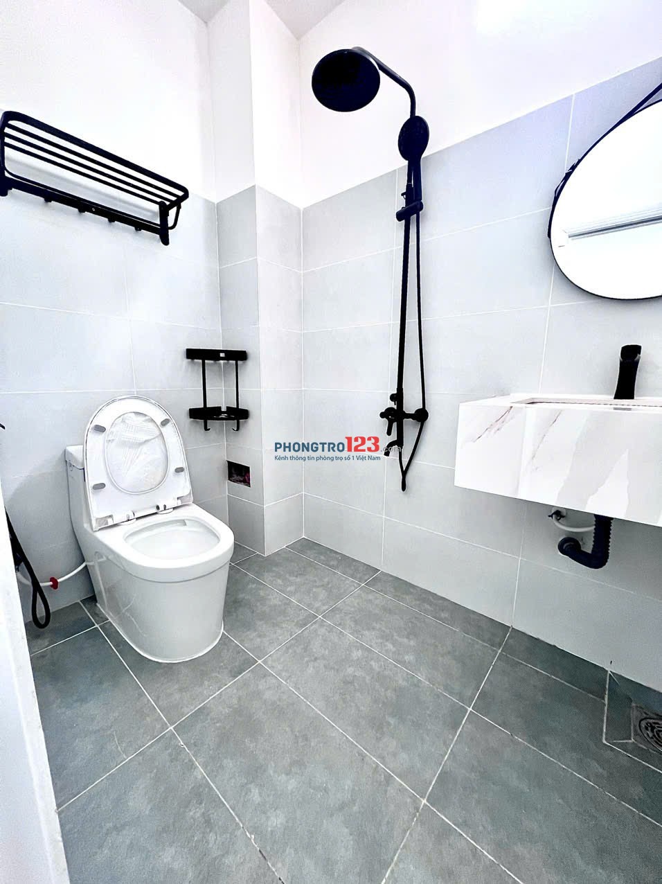 Phòng 30m2 ban công cửa sổ lớn Nguyễn Xí ngay Đặng Thùy Trâm gần Đại học Văn Lang, Bình Thạnh.