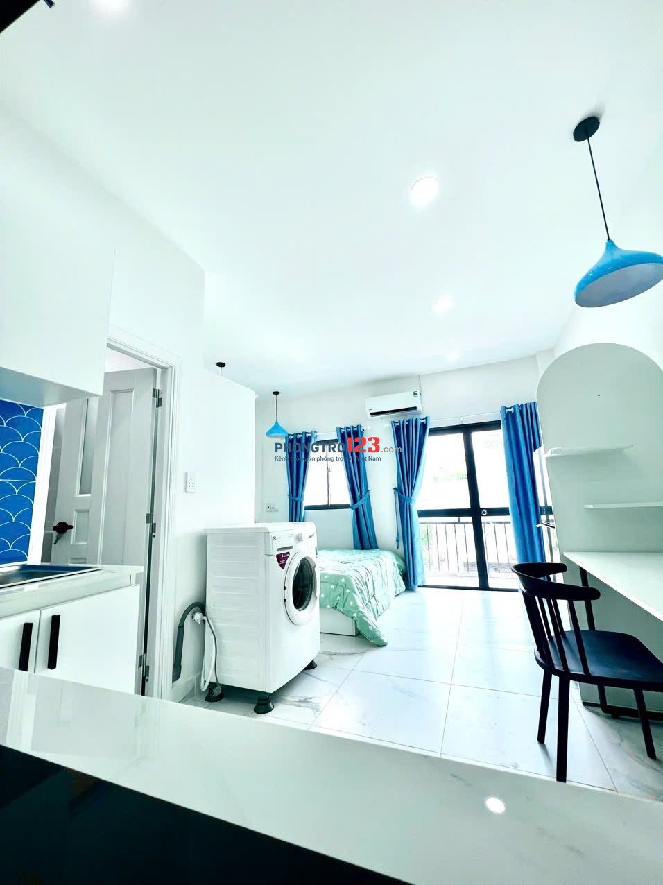 Phòng 30m2 ban công cửa sổ lớn Nguyễn Xí ngay Đặng Thùy Trâm gần Đại học Văn Lang, Bình Thạnh.