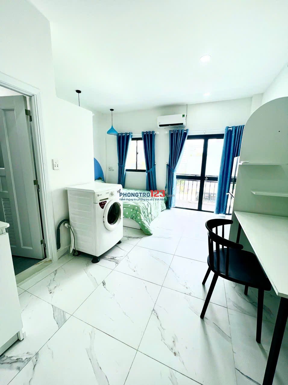 Phòng 30m2 ban công cửa sổ lớn Nguyễn Xí ngay Đặng Thùy Trâm gần Đại học Văn Lang, Bình Thạnh.