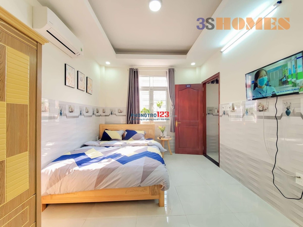 Căn hộ ngay SÂN BAY- ban công, cửa sổ FULL ĐỒ