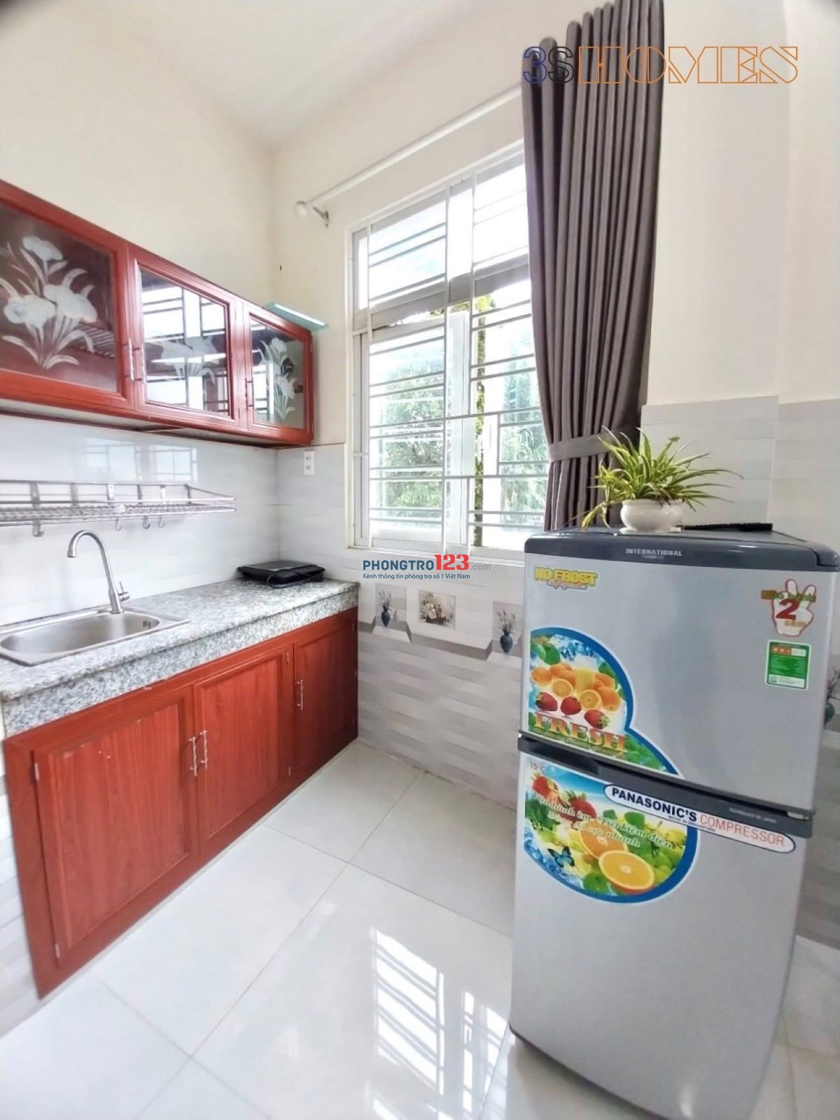 Căn hộ ngay SÂN BAY- ban công, cửa sổ FULL ĐỒ