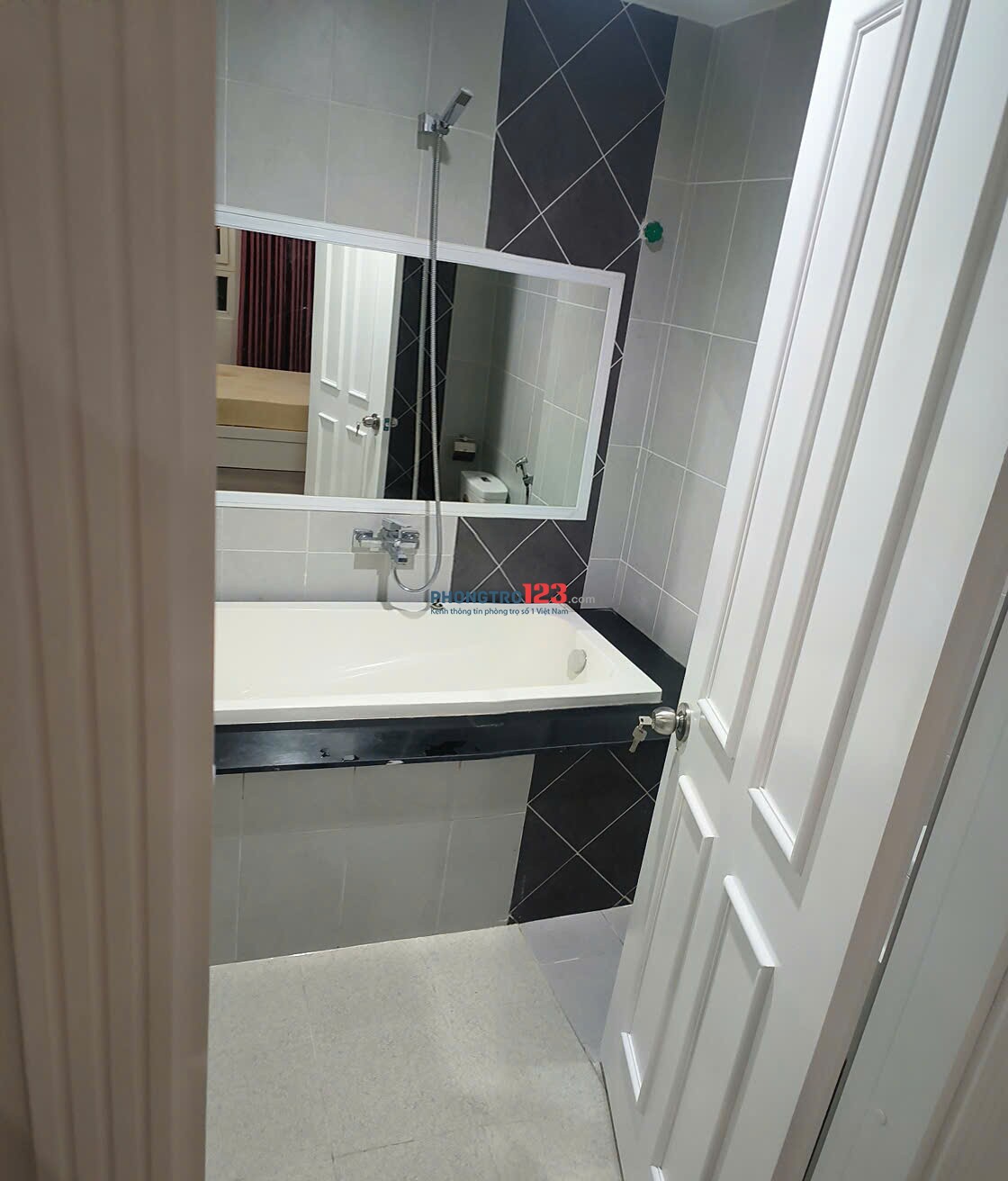 Chung cư Ruby, P15,Tân Bình: 99m2, 3p ngủ,Nội thất,12tr/th