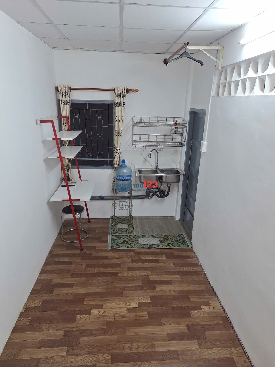 Phòng trọ sinh viên 1tr9 (ưu tiên nữ), cửa sổ, ngay Hàng Xanh HCM.