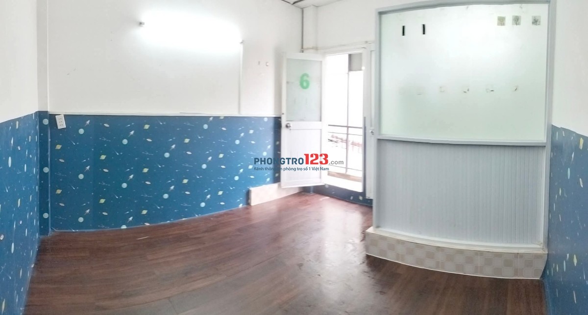 Phòng có cửa sổ , ban công chung thoáng mát, tolet riêng, khu an ninh, gần ĐH Luật, NTT KH-TN