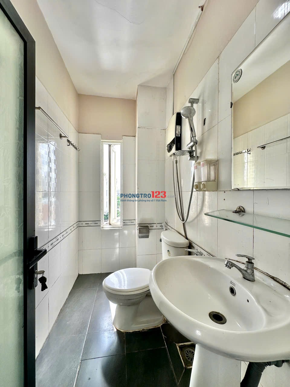 PHÒNG ĐẸP CỬA SỔ TRỜI FULL NT NGAY LOTTE NGUYỄN OANH