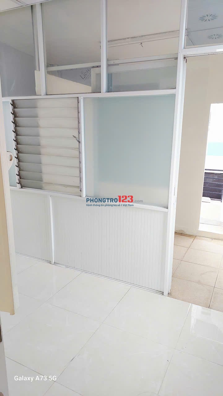 Cho Thuê Phòng Q3.rộng rãi thoải mái.cửa sổ ban công.tolet riêng.3tr5