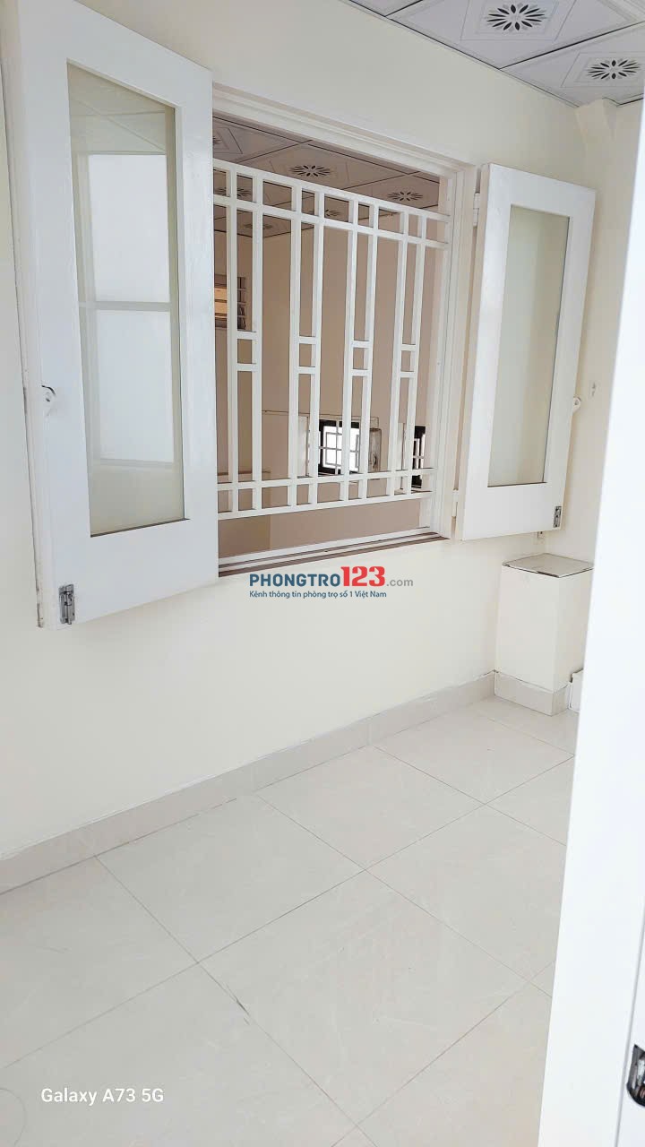 Cho Thuê Phòng Q3.rộng rãi thoải mái.cửa sổ ban công.tolet riêng.3tr5