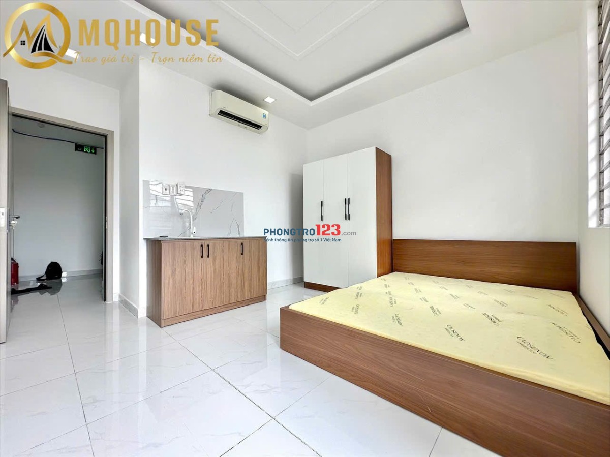 Cho Thuê Phòng Studio Rộng 30m2 - Có Ban Công, Logia Trồng Cây - Lê Tự Tài - Gần Ngã Tư Phú Nhuận