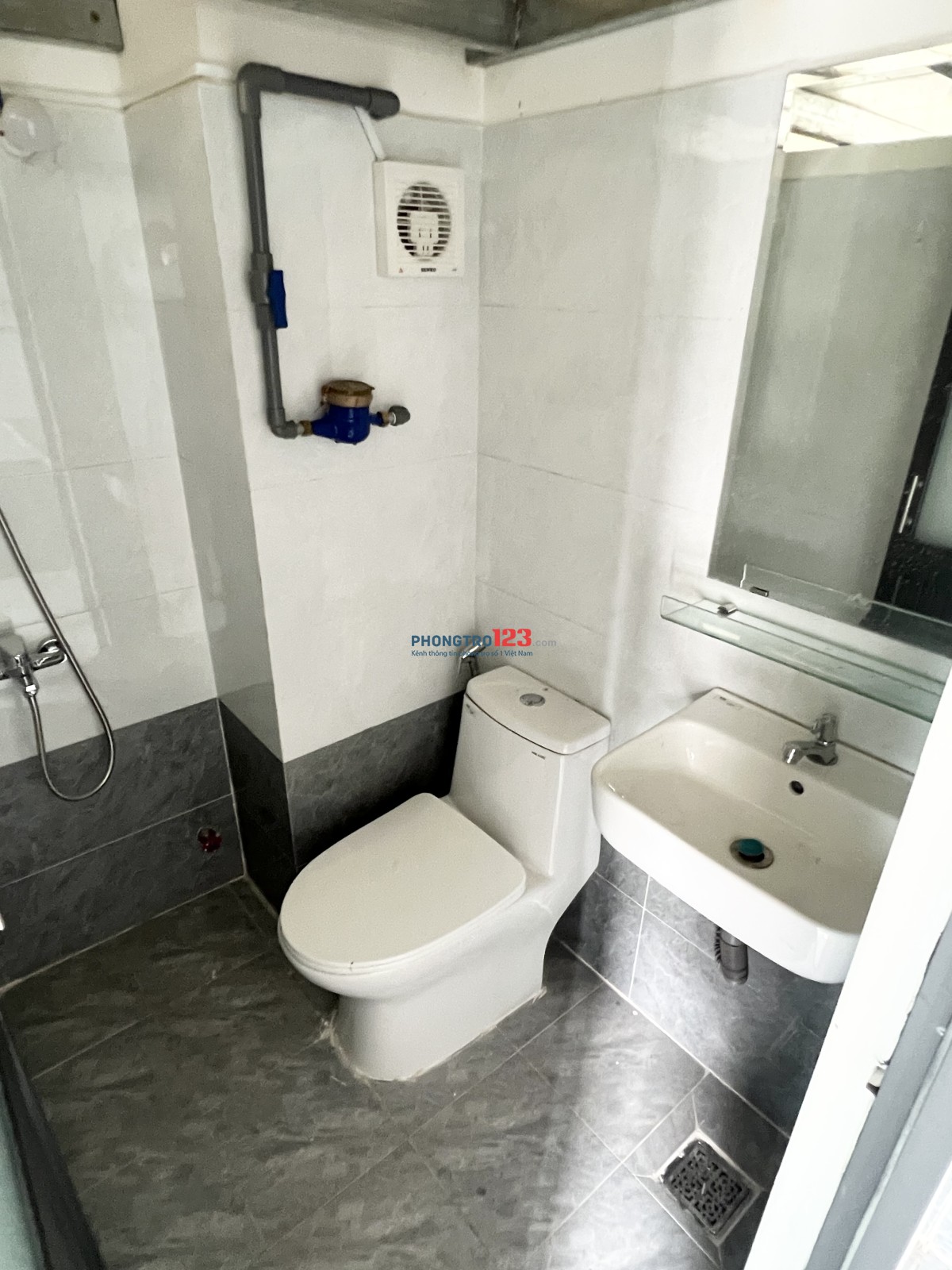 Phòng Mới, Nhà Mới cách Trường Ngân Hàng 350m