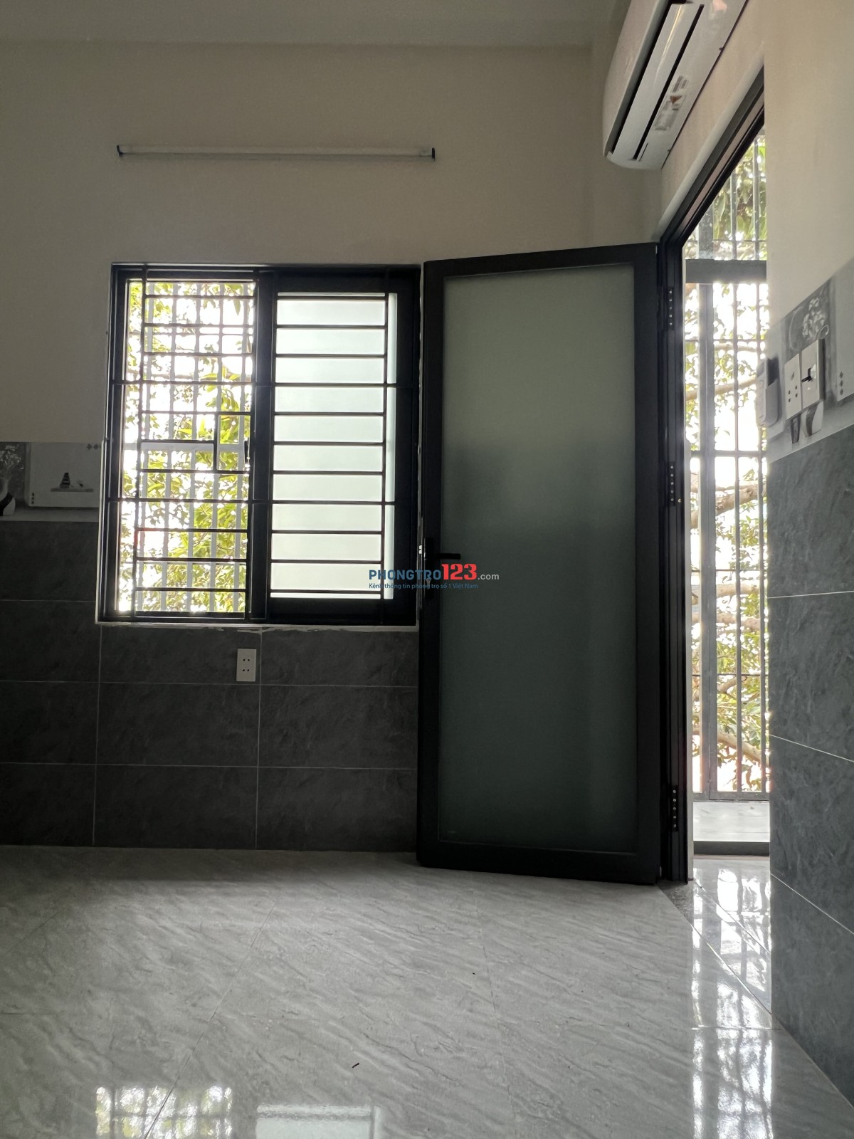 Phòng Mới, Nhà Mới cách Trường Ngân Hàng 350m