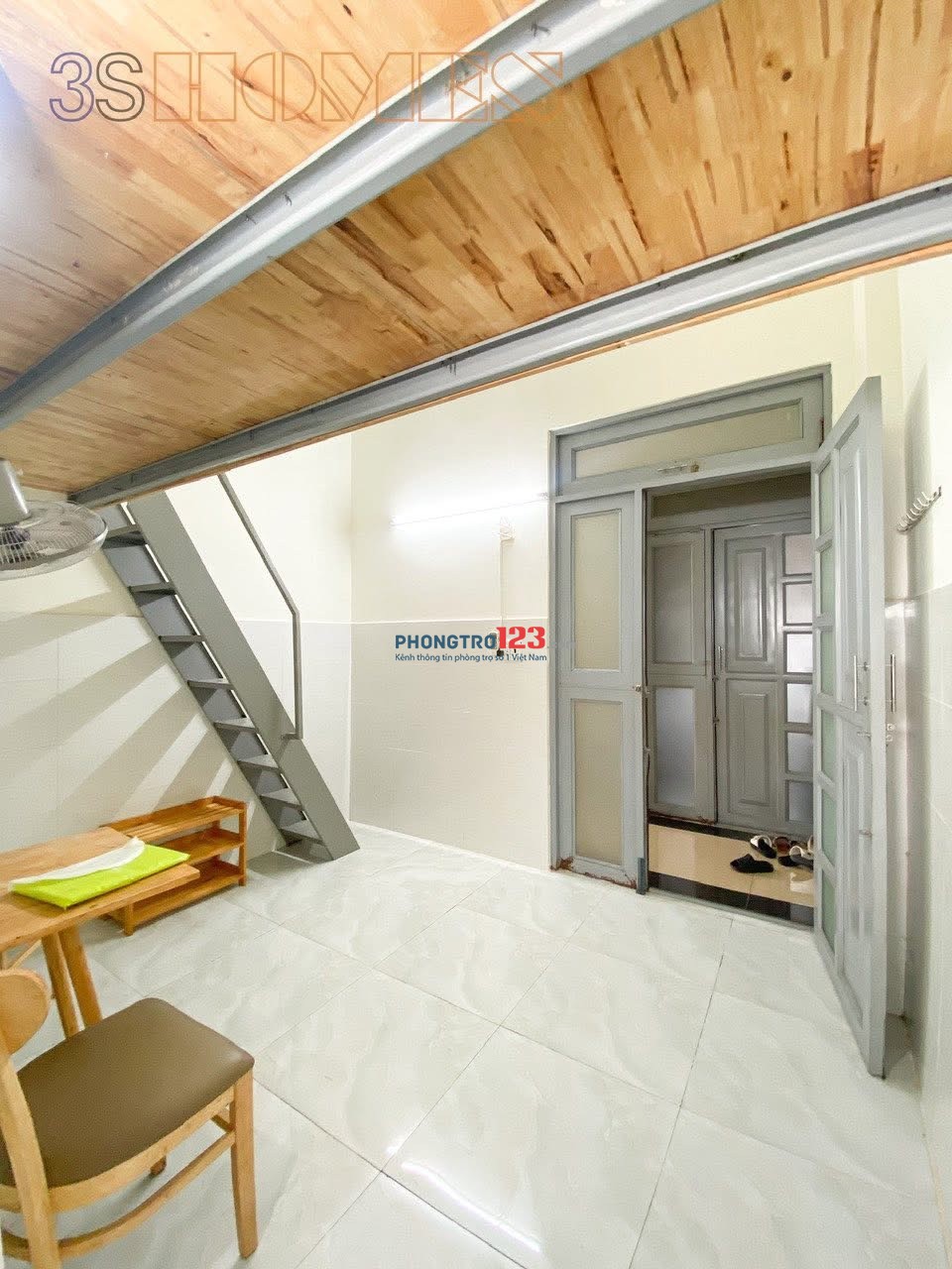Giam sốc 3tr120/2 tháng đầu - gác cao 1m8 - sẵn nội thất tại Tân bình