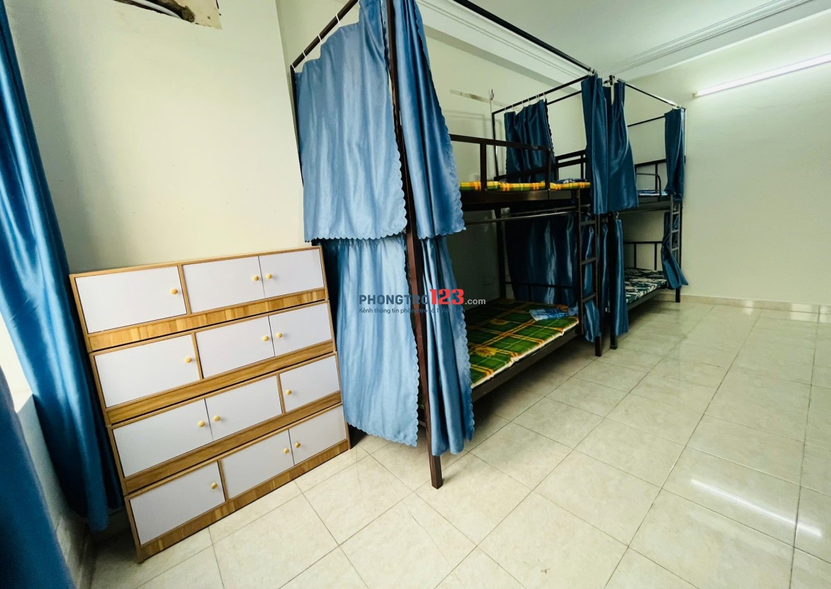 KÝ TÚC XÁ KHÔNG CẦN CỌC NGAY GẦN SÂN BAY ĐƯỜNG HUỲNH LAN KHANH, Q.TB