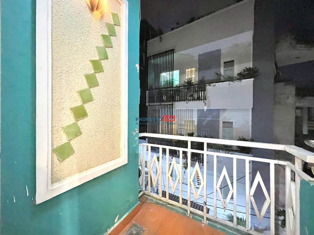 PHÒNG TRỌ 35m2 FULL NỘI THẤT, BAN CÔNG BÌNH THẠNH GẦN HÀNG XANH, Gần ĐH GTVT, HUTECH, Ngoại Thương