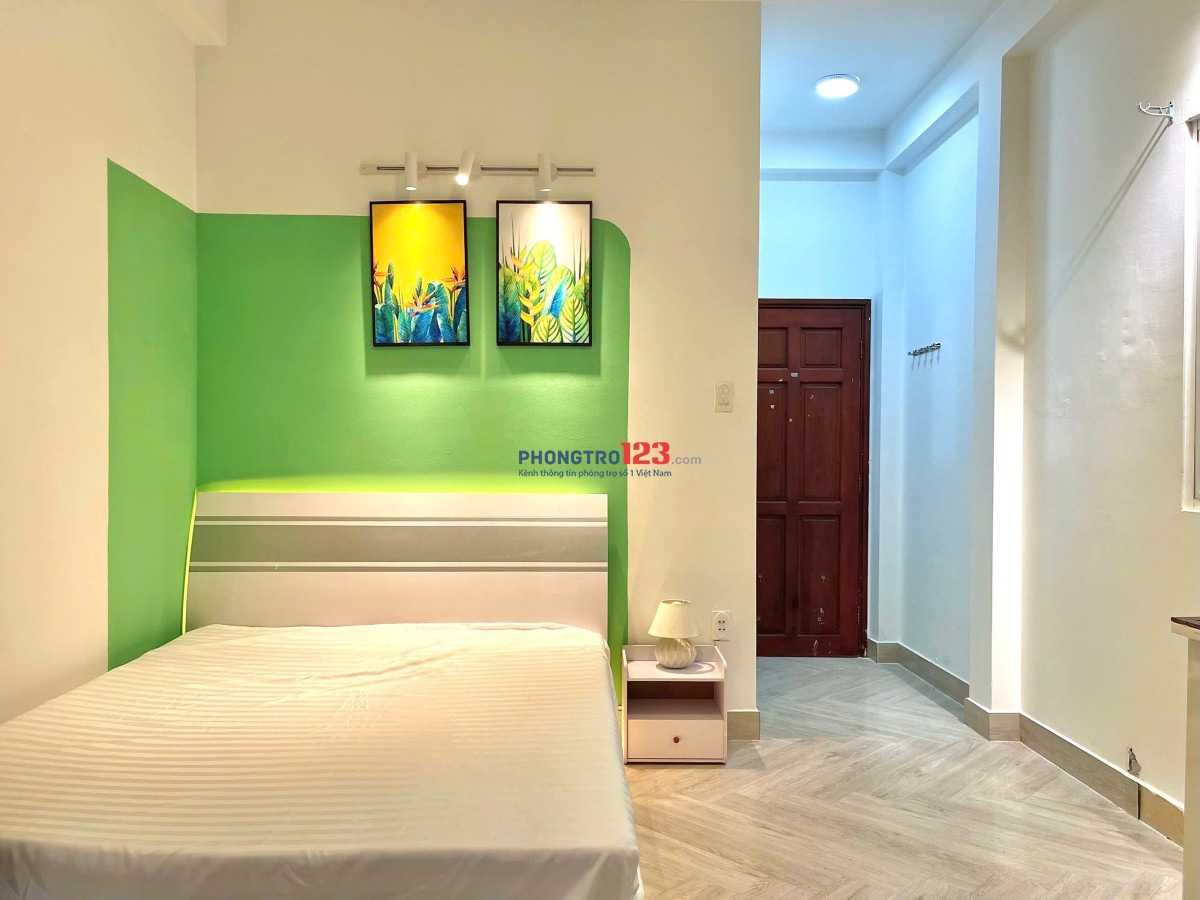PHÒNG TRỌ 35m2 FULL NỘI THẤT, BAN CÔNG BÌNH THẠNH GẦN HÀNG XANH, Gần ĐH GTVT, HUTECH, Ngoại Thương