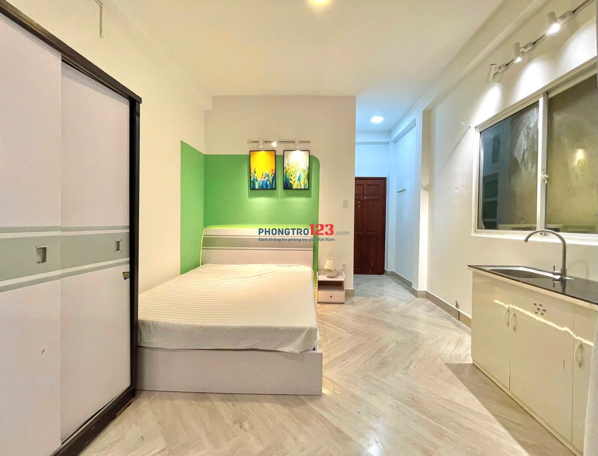 PHÒNG TRỌ 35m2 FULL NỘI THẤT, BAN CÔNG BÌNH THẠNH GẦN HÀNG XANH, Gần ĐH GTVT, HUTECH, Ngoại Thương