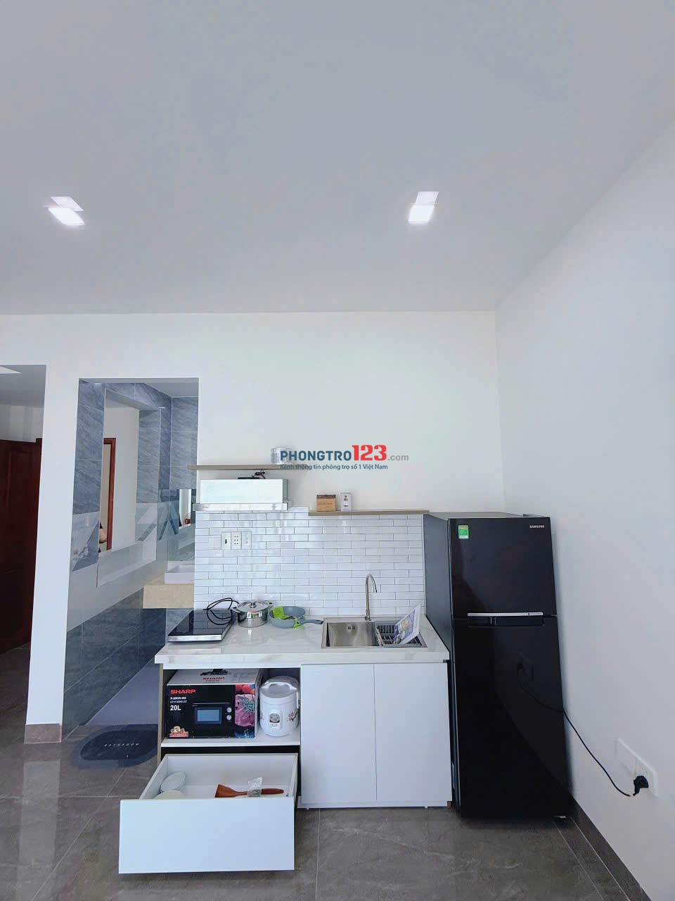 Căn Hộ Dịch Vụ 40m2 Ban Công,Thang Máy, View Thoáng - Nguyễn Văn Thương, Bình Thạnh