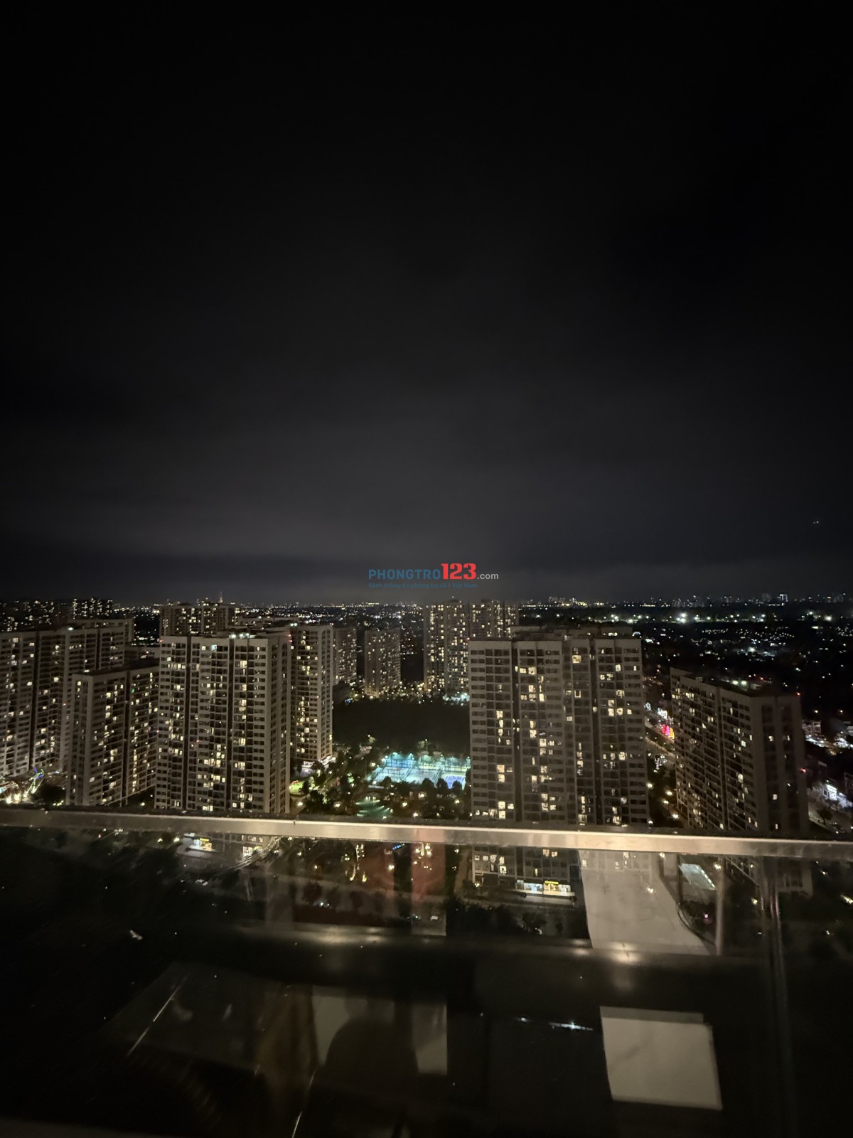 Tìm bạn nữ share 1 phòng riêng ở căn hộ Vinhomes Grand Park