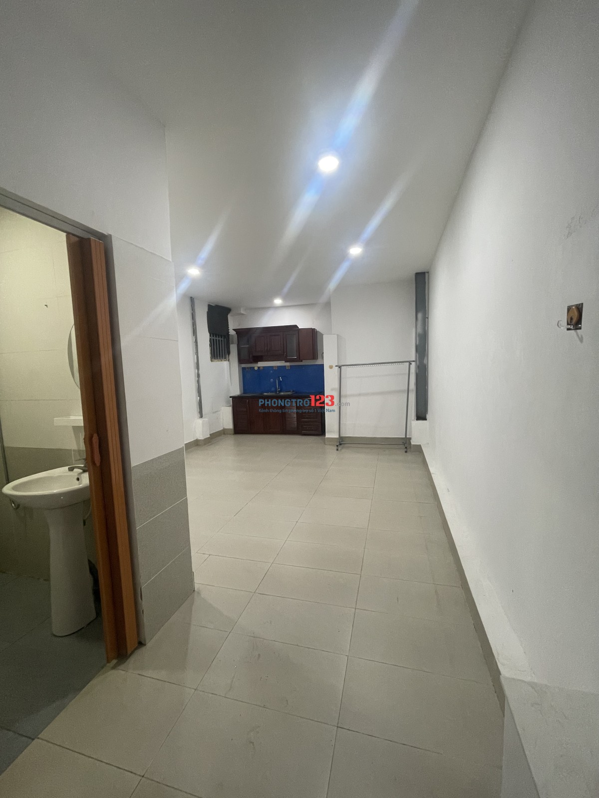 CHO THUÊ PHÒNG CÓ BANCON SIÊU THOÁNG GIÁ 5tr full đồ