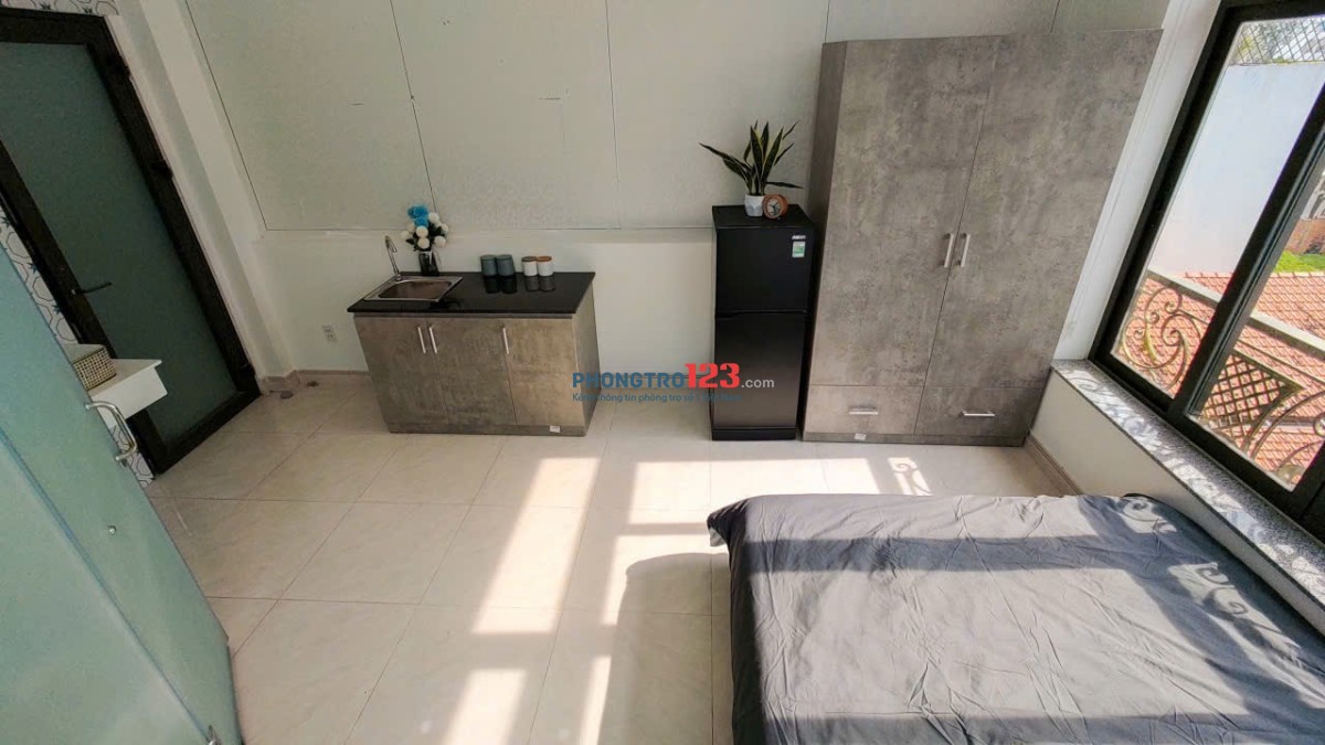 Thuê phòng ban công thoáng mát ngay Trần Quý Cáp, quận Bình Thạnh gần Đại học Văn Lang.