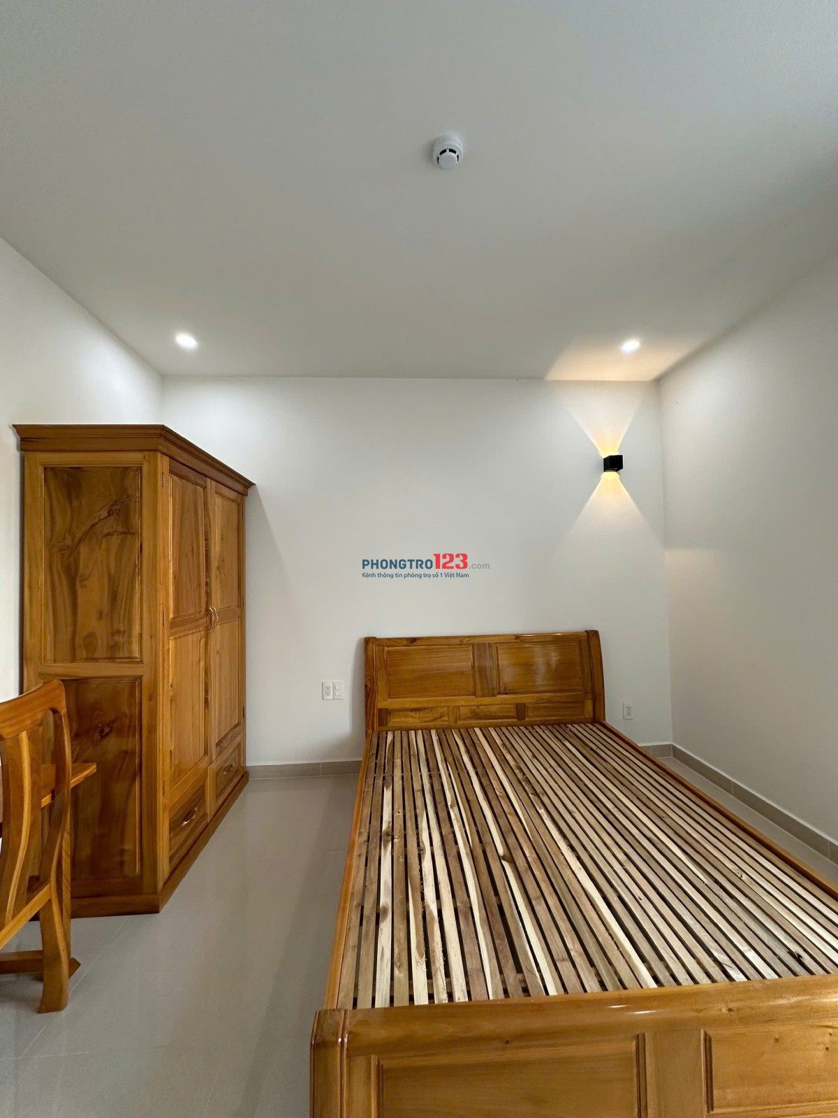 PHÒNG BAN CÔNG CHO THUÊ, RỘNG 35M2 - NHÀ MỚI 100%